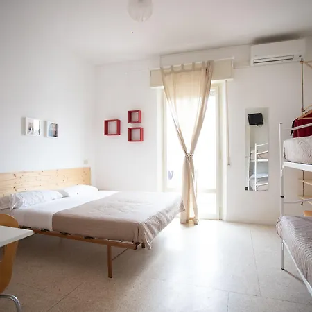 Shaka Hotel 2*