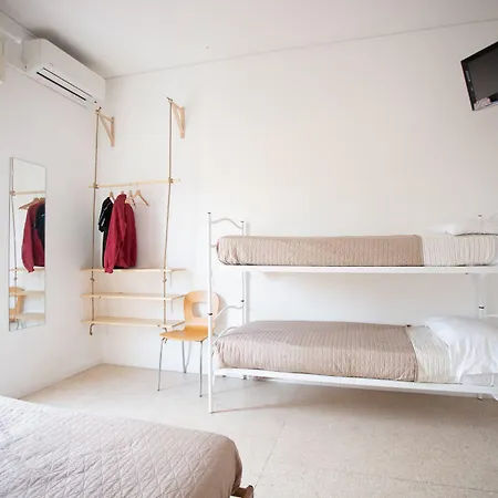 Hotel Shaka 2*